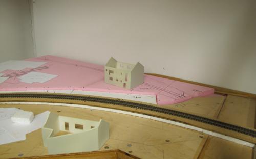 05/2025 - Skelety modelů dalších městských domů v Ledči  z 3D tisku  