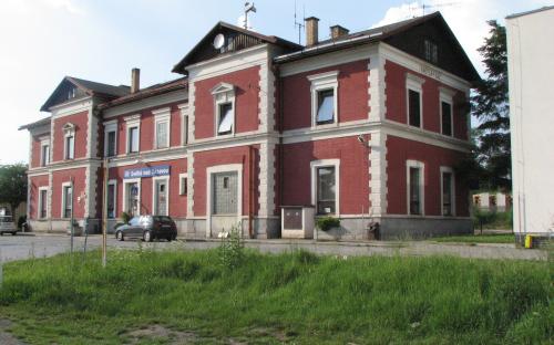 Staniční budova Světlá nad Sázavou (foto 2007)