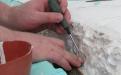Dotváření povrchu skal vlepováním malých částí odlitků řídkou sádrou